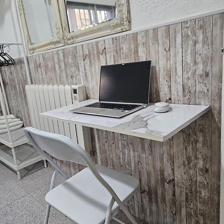 Habitacion En Casa De Familia "Valenciabonita" Εξωτερικό φωτογραφία