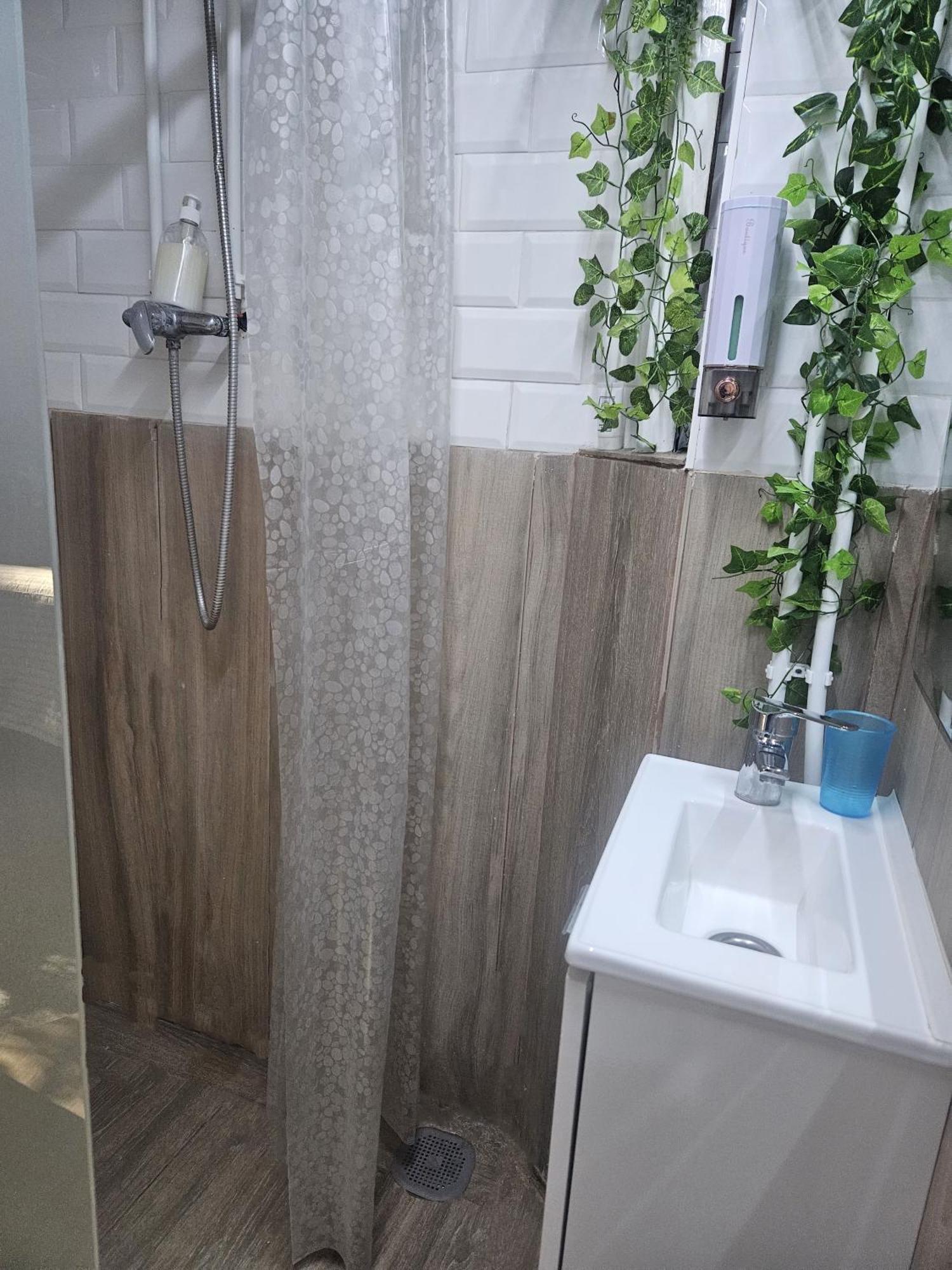 Habitacion En Casa De Familia "Valenciabonita" Εξωτερικό φωτογραφία