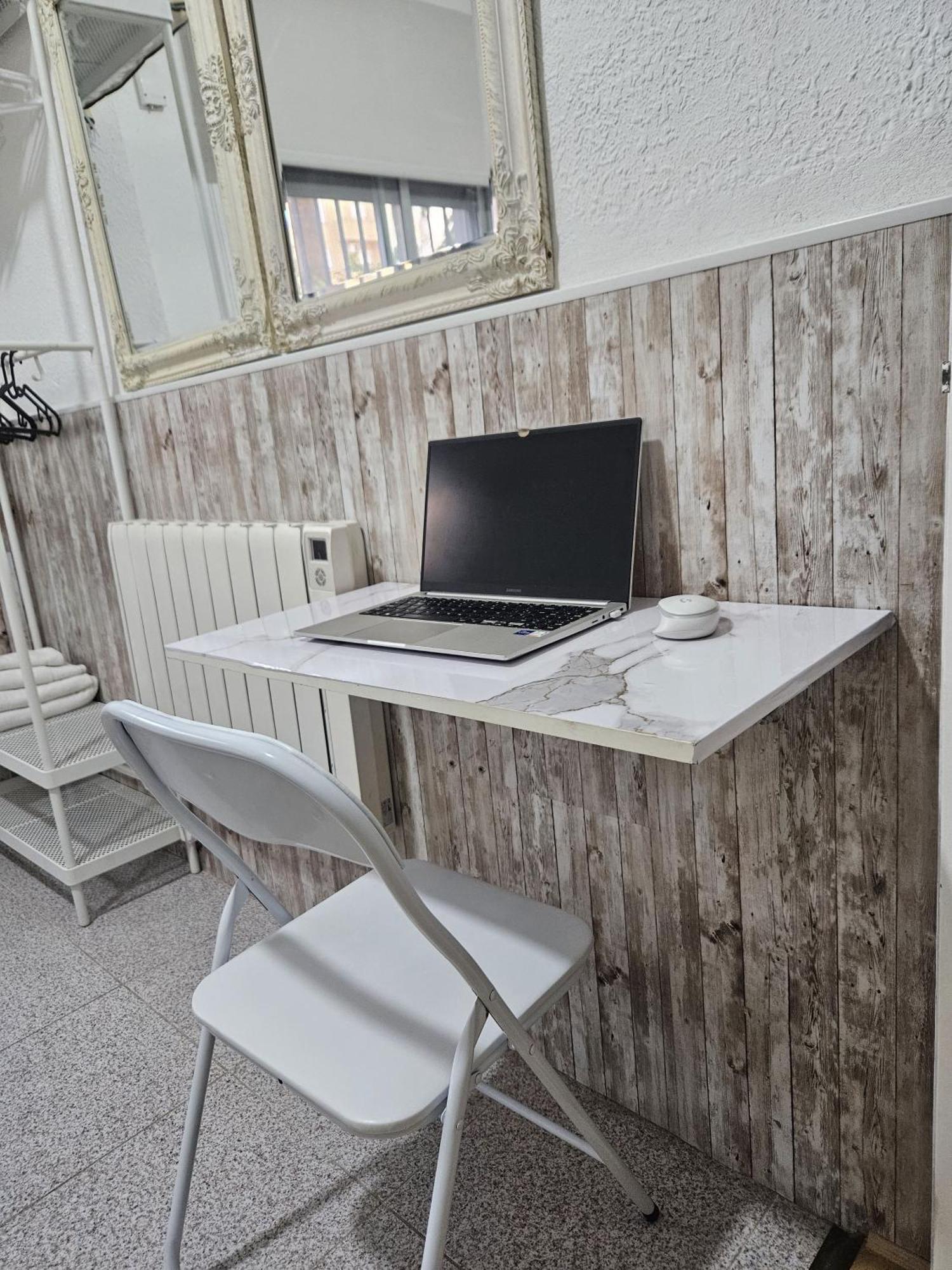 Habitacion En Casa De Familia "Valenciabonita" Εξωτερικό φωτογραφία